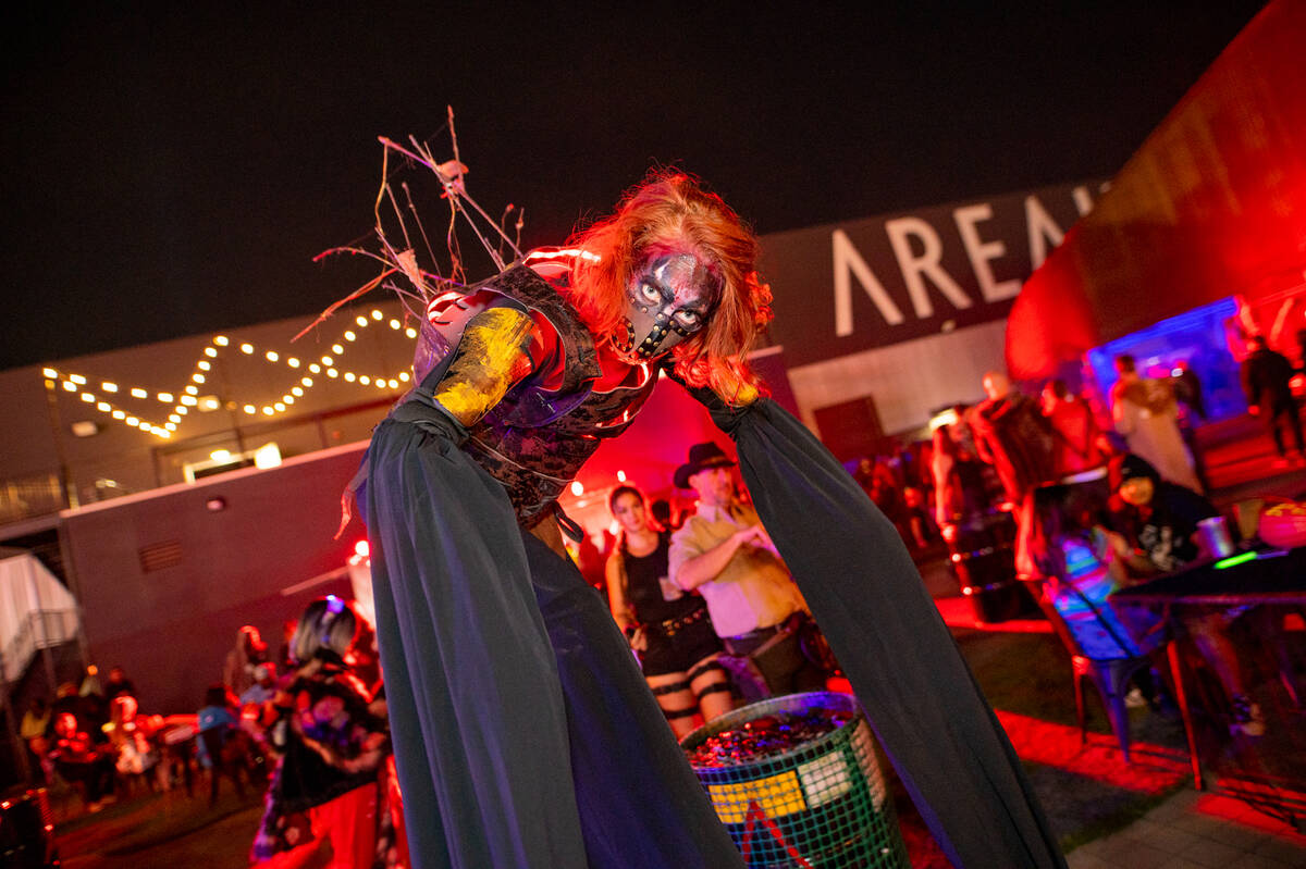 ScArea15 Strange Circus (Area15)