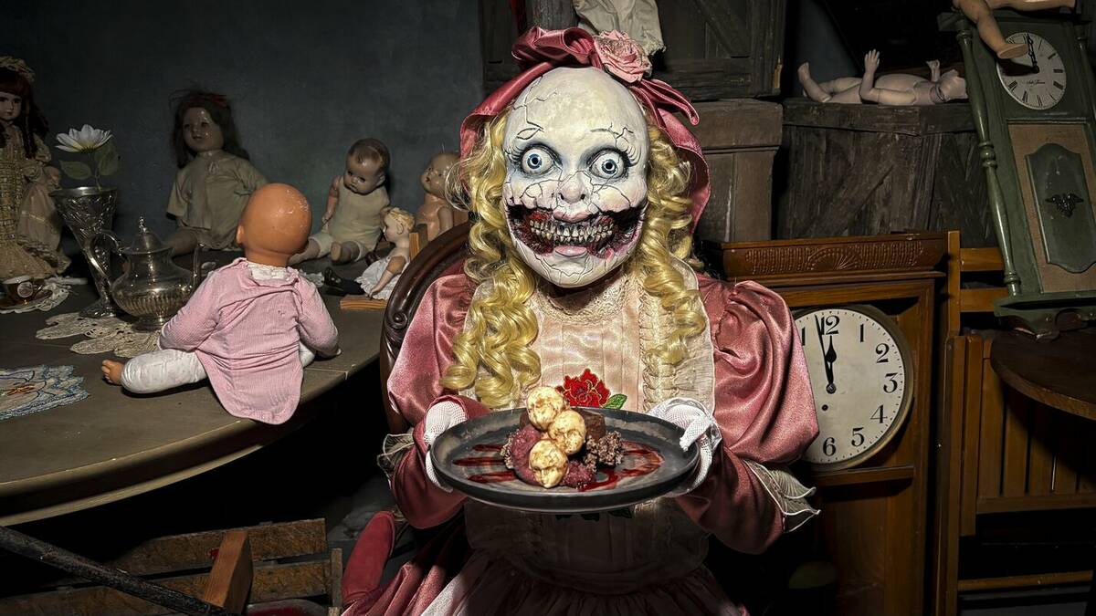 The Death By Chocolate dessert is shown at Universal Horror Unleashed. (Universal Horror Unleashed)