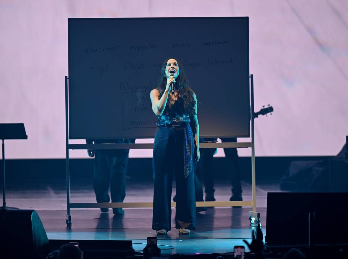 Alanis Morissette performs at Caesars Colosseum in Las Vegas on Oct. 15, 2025. (Denise Truscello)