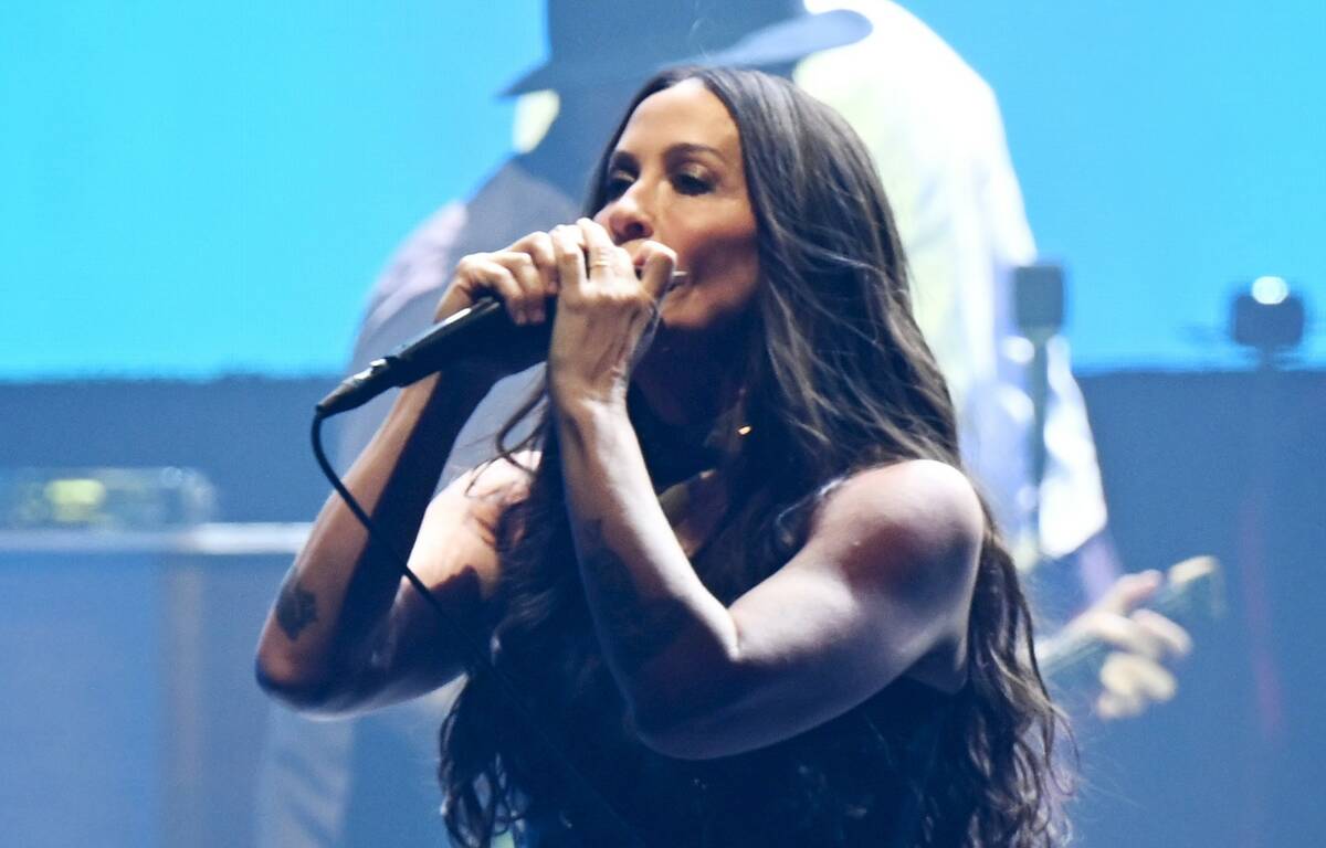 Alanis Morissette performs at Caesars Colosseum in Las Vegas on Oct. 15, 2025. (Denise Truscello)