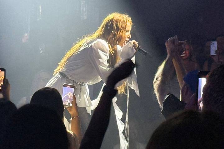 Ashlee Simpson performs at Voltaire at The Venetian on Saturday, Aug. 30, 2025. (John Katsilome ...