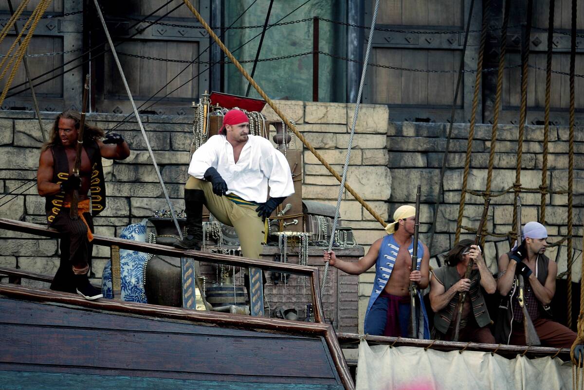 Treasure Island pirate battle. (John Gurzinski)