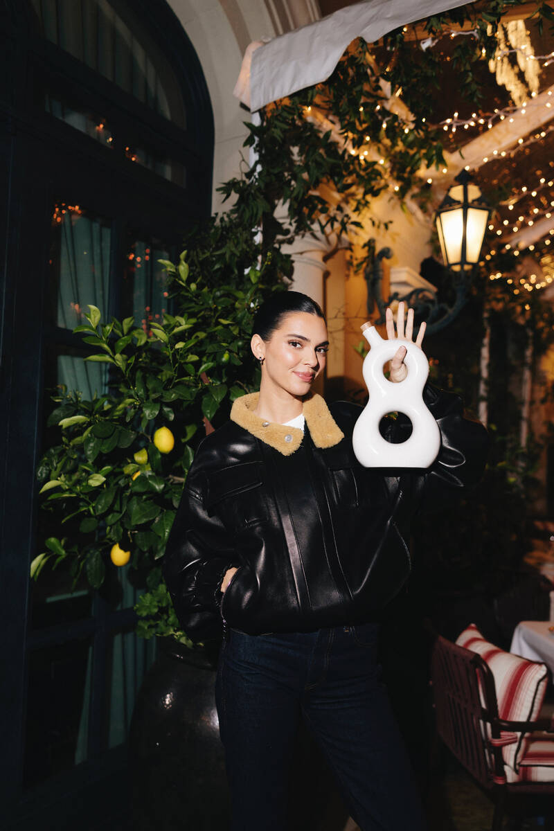 Kendall Jenner at Carbone Riviera during F1 weekend in Las Vegas, November 2025. (Sophie Sahara)