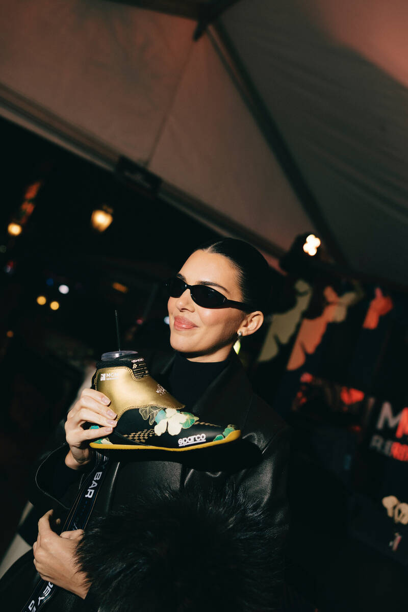 Kendall Jenner at Shoey Bar during F1 weekend in Las Vegas, November 2025. (Sophie Sahara)