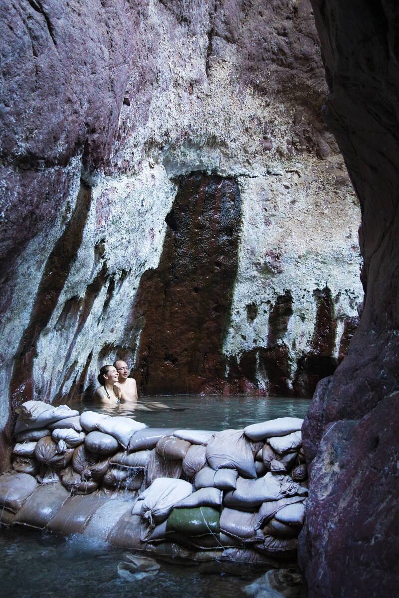 Iryna Dvinianinov, left, and her husband, Denis Dvinianinov, right, of Las Vegas, enjoy the Ari ...
