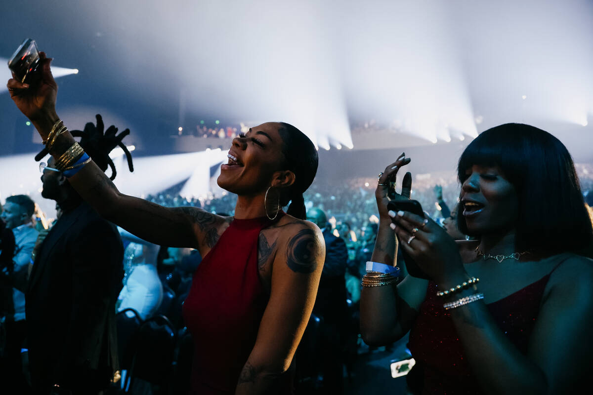 Fans sing along as Young Jeezy performs at Planet Hollywood Friday, Dec. 19, 2025, in Las Vegas ...