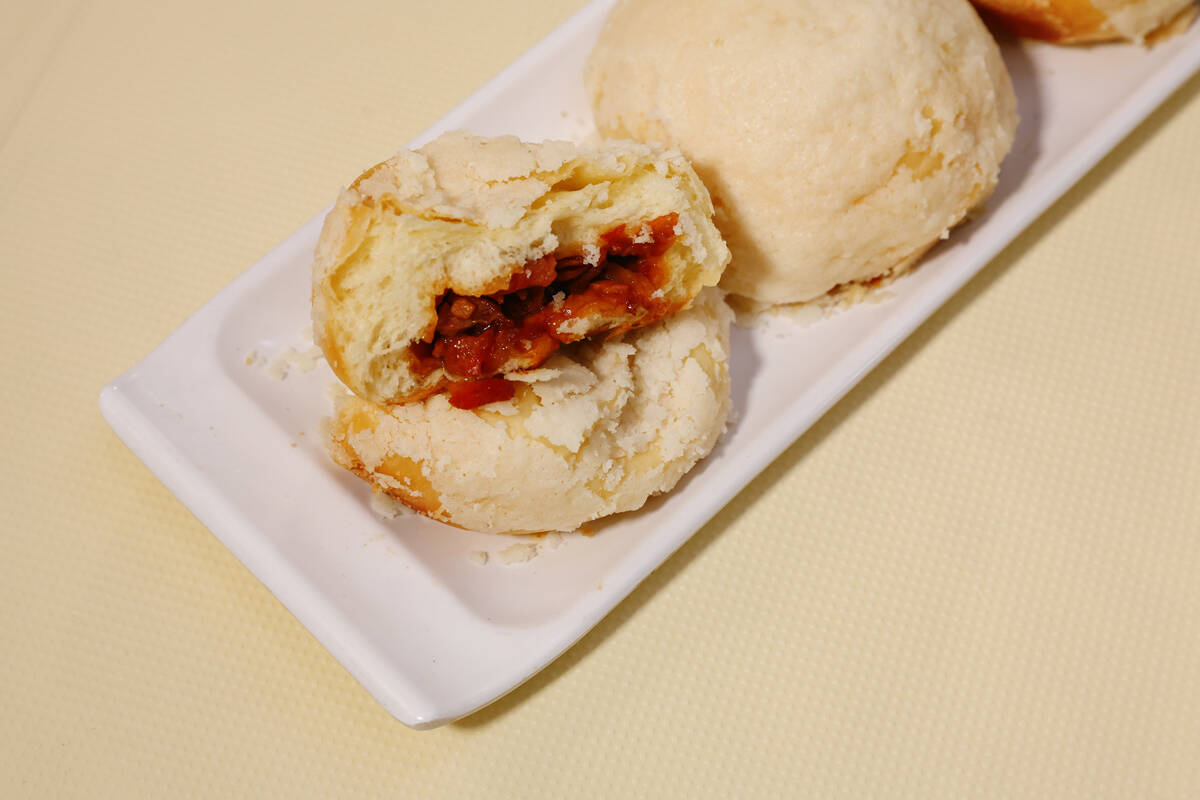 The pork buns at Ellie’s Chinese Restaurant on Friday, Jan. 23, 2026, in Las Vegas. (Liv ...