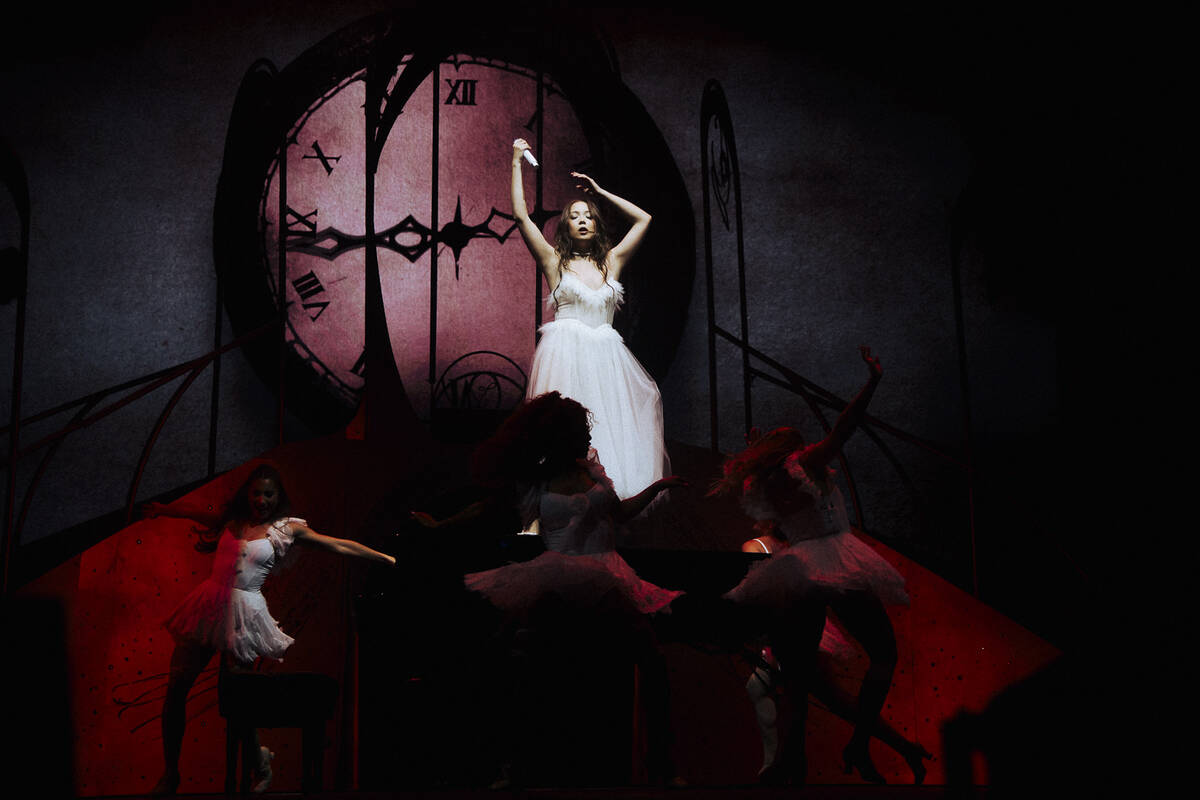 Laufey's set for her Coachella performances were created by SGPS Showrig of Las Vegas (Nicole Mago)