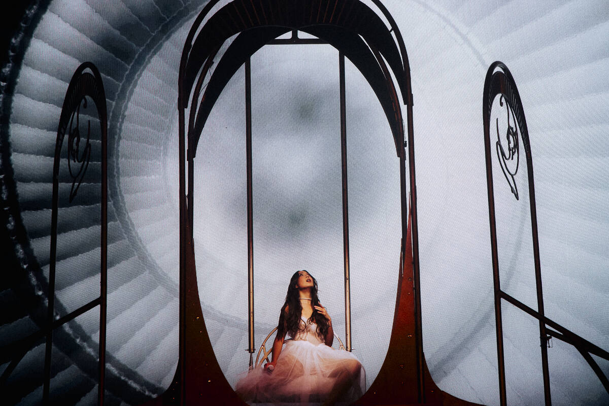 Laufey's set for her Coachella performances were created by SGPS Showrig of Las Vegas (Nicole Mago)