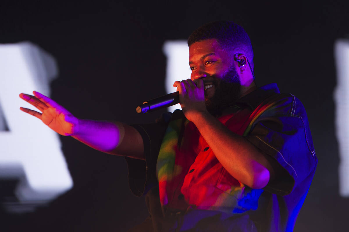 Musician Khalid performs at the Fontainebleau New Year's Eve Party on Saturday, Dec. 31, 2 ...