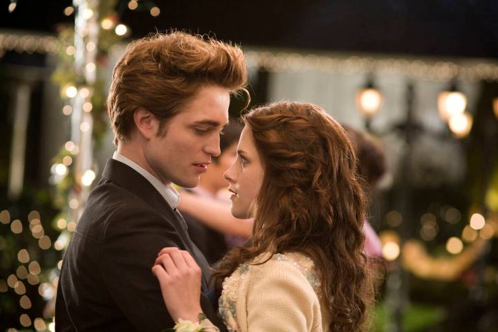 Edward (Robert Pattinson) and Bella (Kristen Stewart) appear in a scene from "Twilight." (Summi ...