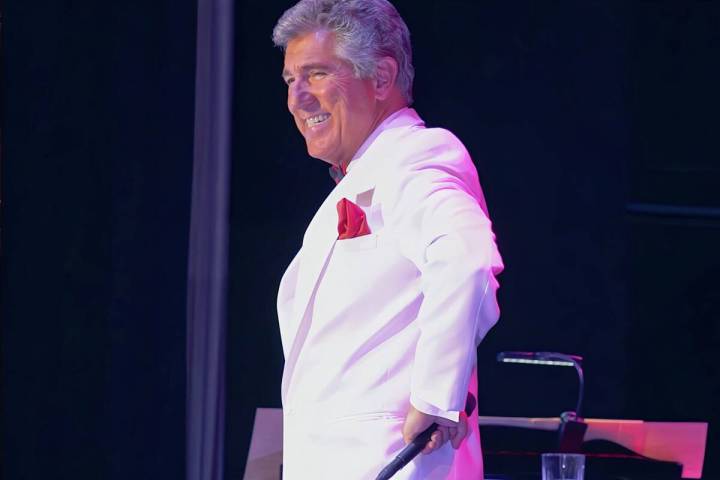 Tom Stevens performs as Tony Bennett. (Tom Stevens)