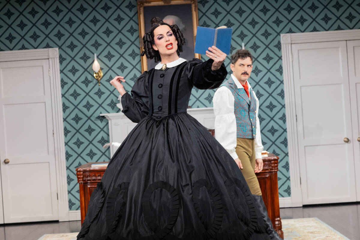 Alaska stars as Mary Todd Lincoln in "Oh, Mary!" (Evan Zimmerman/MurphyMade)